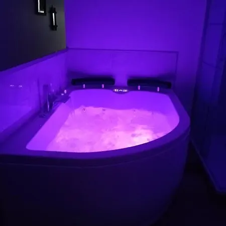 Sejour Sauna Et Jacuzzi Cocon La Roche-sur-Yon Exterior photo